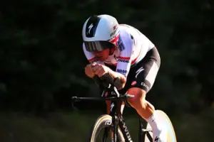 Итан Хейтер (Soudal-Quickstep) побеждает в гонке на время на 4-м этапе