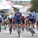 Volta ao Algarve 2026 в Португалии. Этап 1. Спринт на грани хаоса: Манье берёт этап Algarve, а Айюсо уже отыгрывает секунды